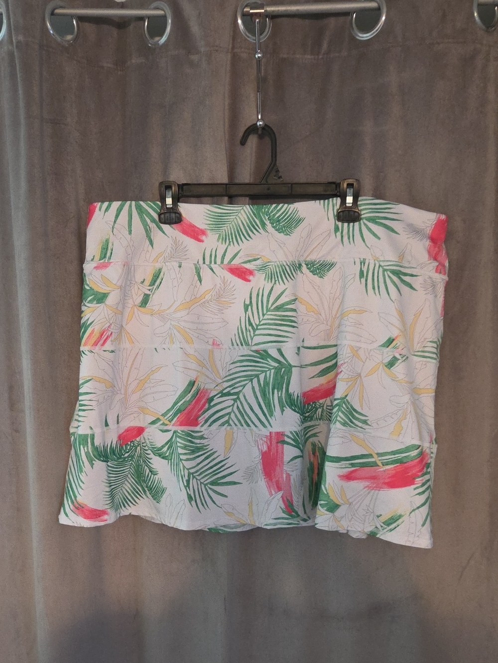 Ideology 3X Tropical Leaf Print Skort in White, Green & Pink